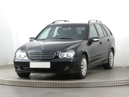 Mercedes-Benz C, 2006 - pohled č. 3