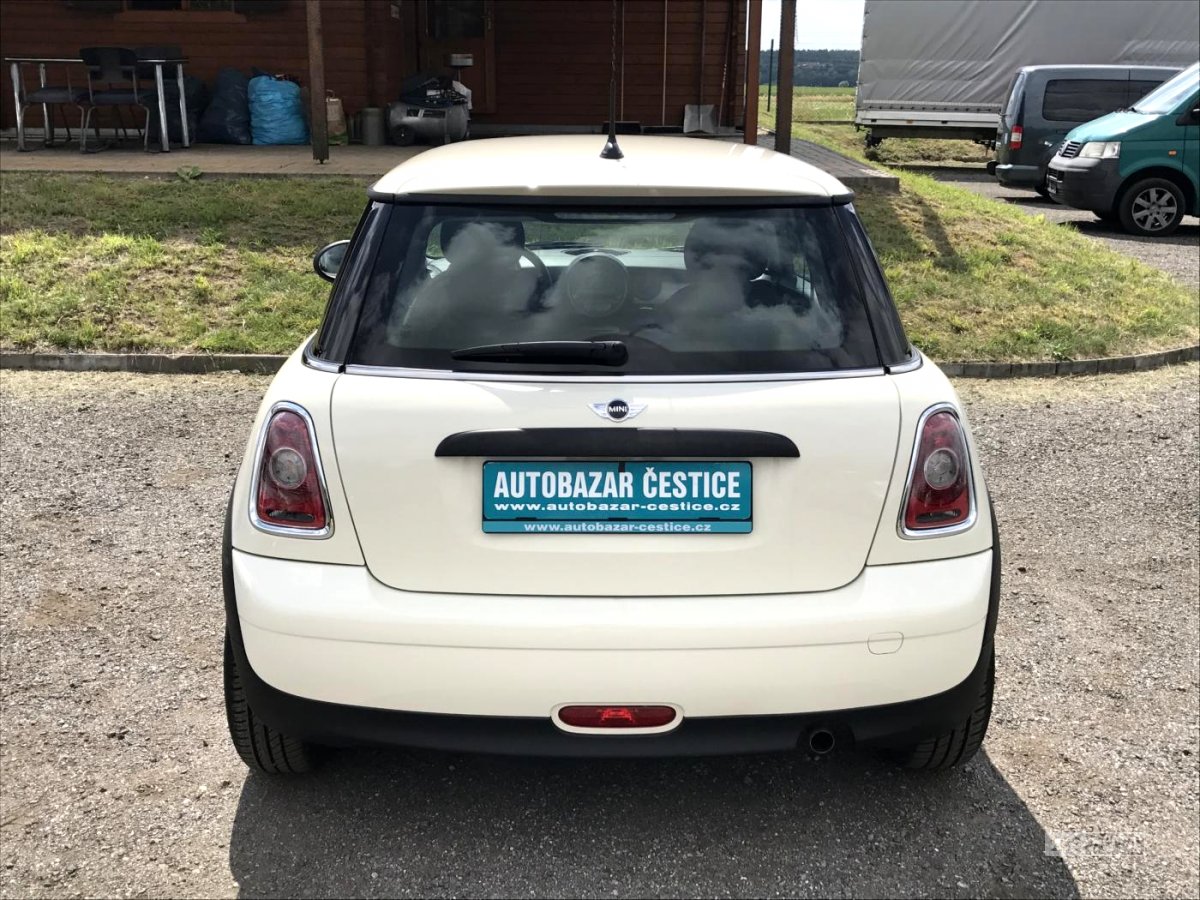 Mini Cooper, 2010 - pohled č. 4