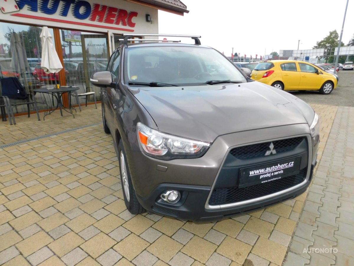 Mitsubishi ASX, 2011 - pohled č. 2