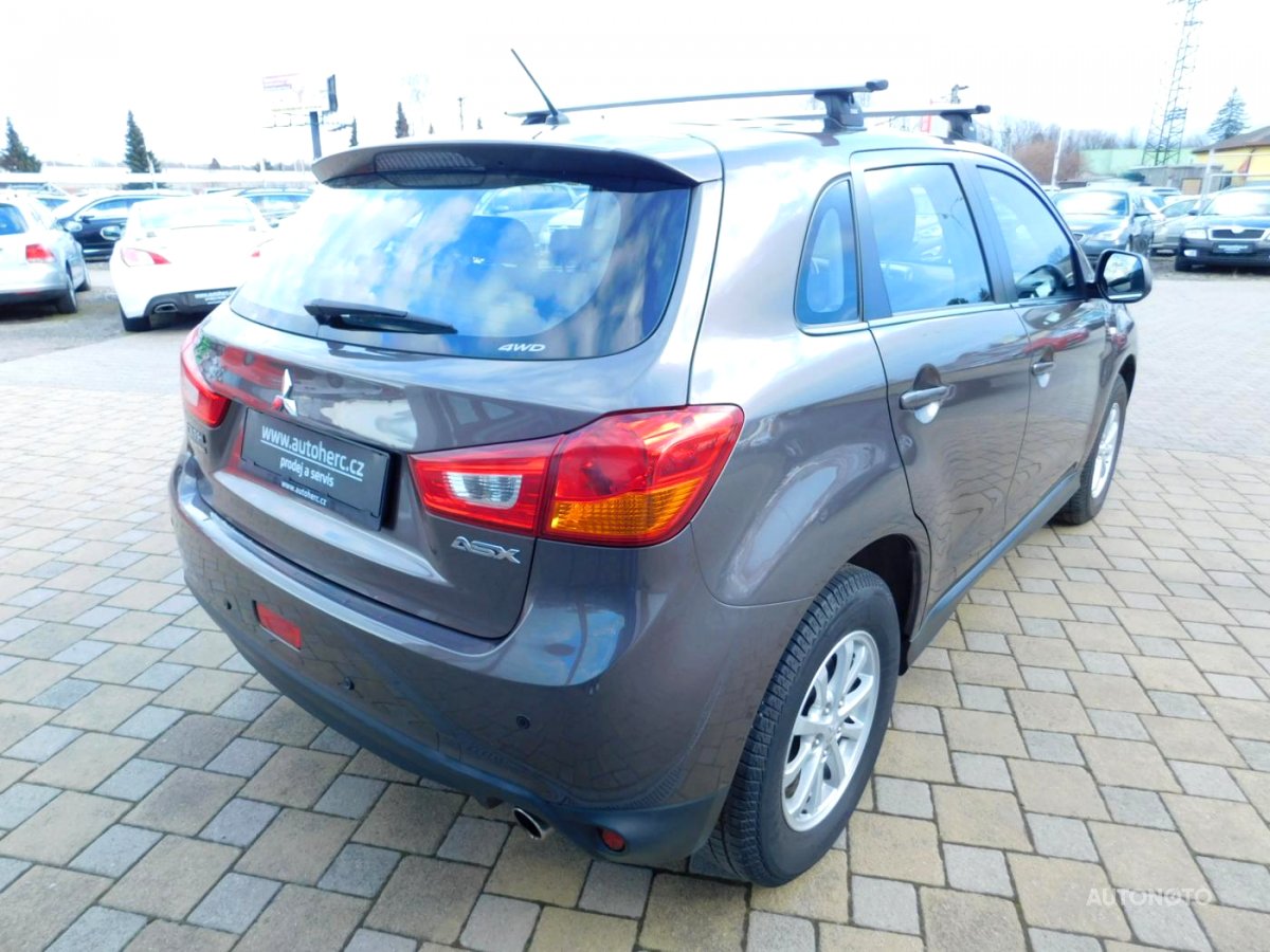 Mitsubishi ASX, 2015 - pohled č. 3