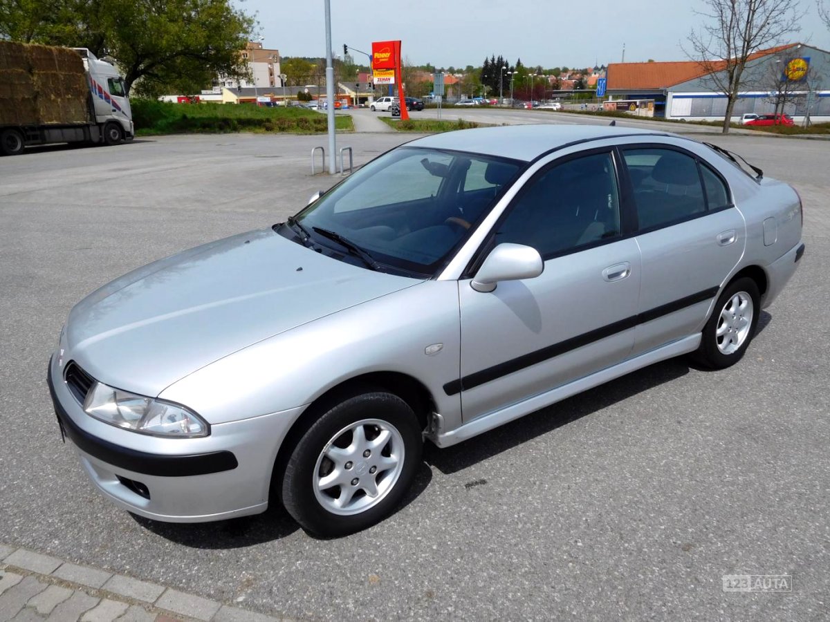 Mitsubishi Carisma, 2001 - celkový pohled