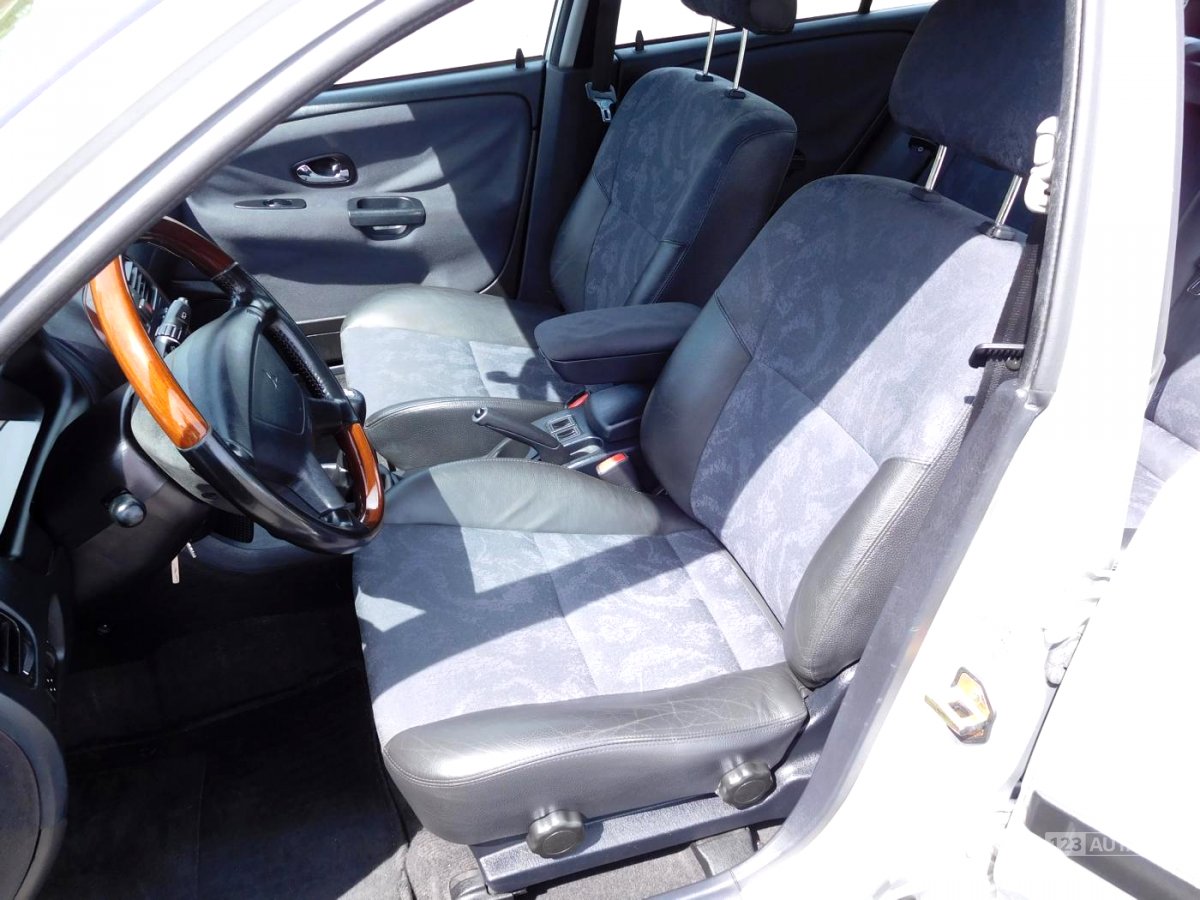 Mitsubishi Carisma, 2001 - pohled č. 15