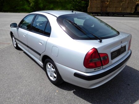 Mitsubishi Carisma, 2001 - pohled č. 3