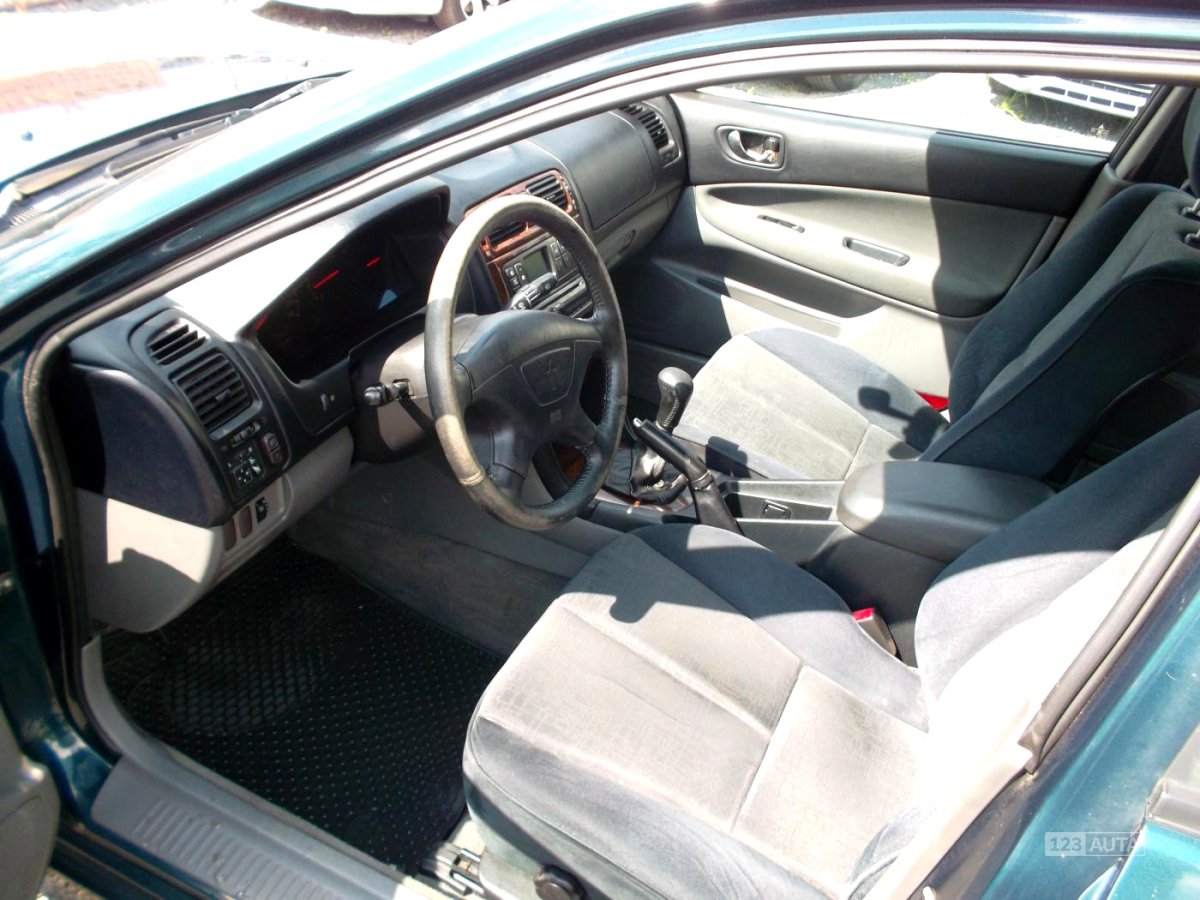 Mitsubishi Galant, 2002 - pohled č. 11