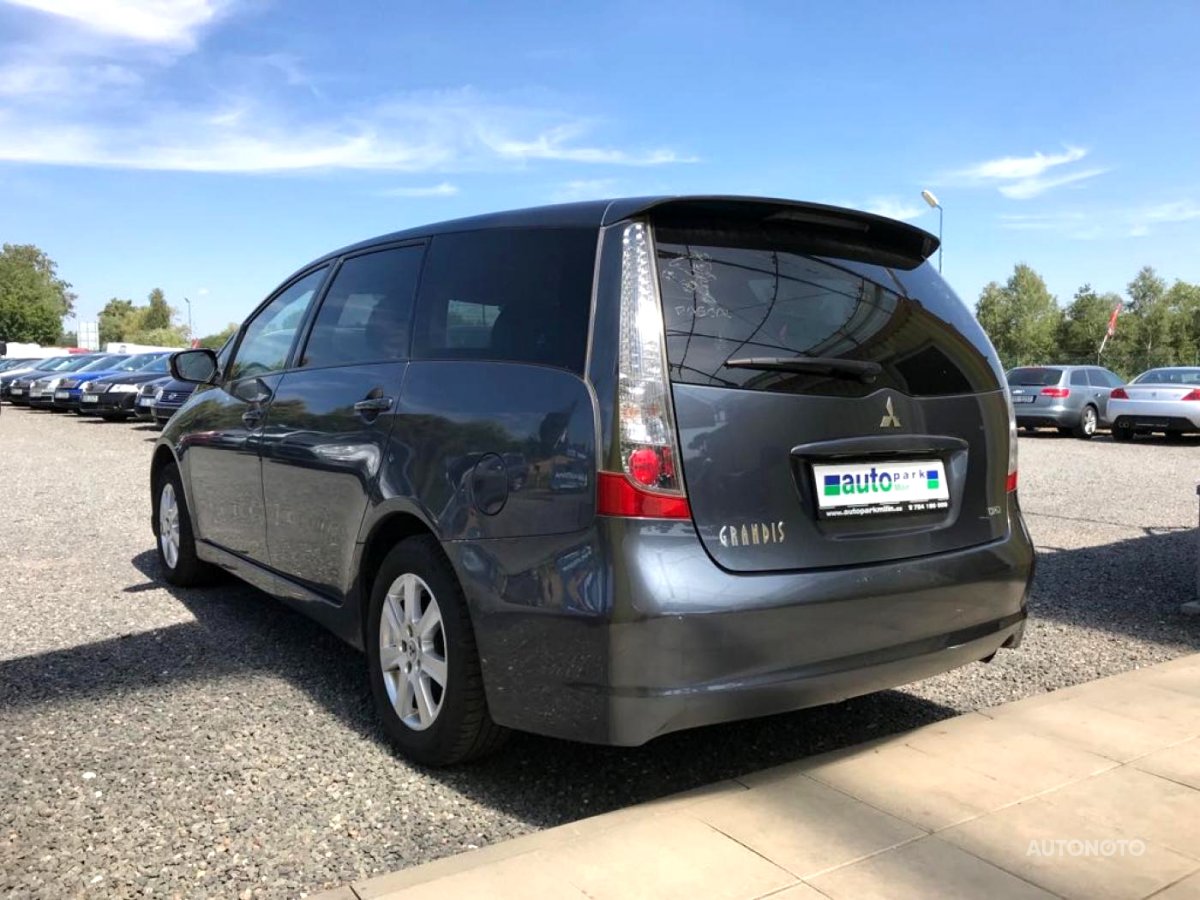 Mitsubishi Grandis, 2005 - pohled č. 4