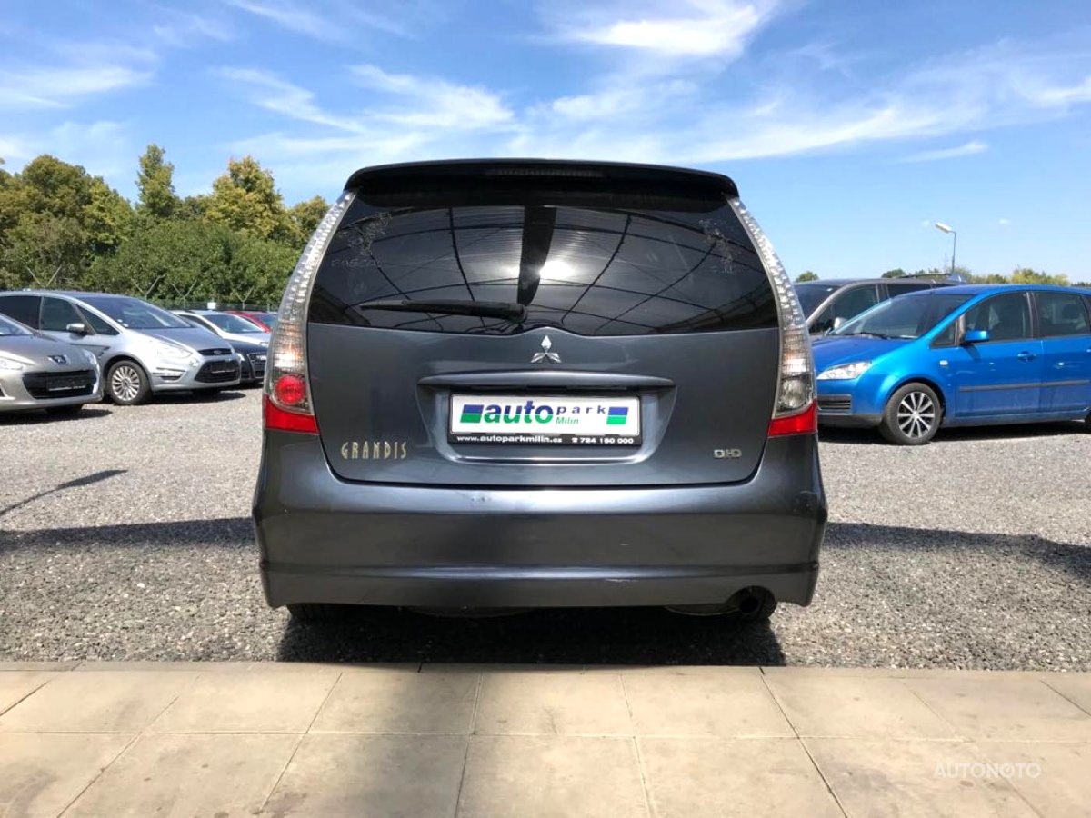 Mitsubishi Grandis, 2005 - pohled č. 5