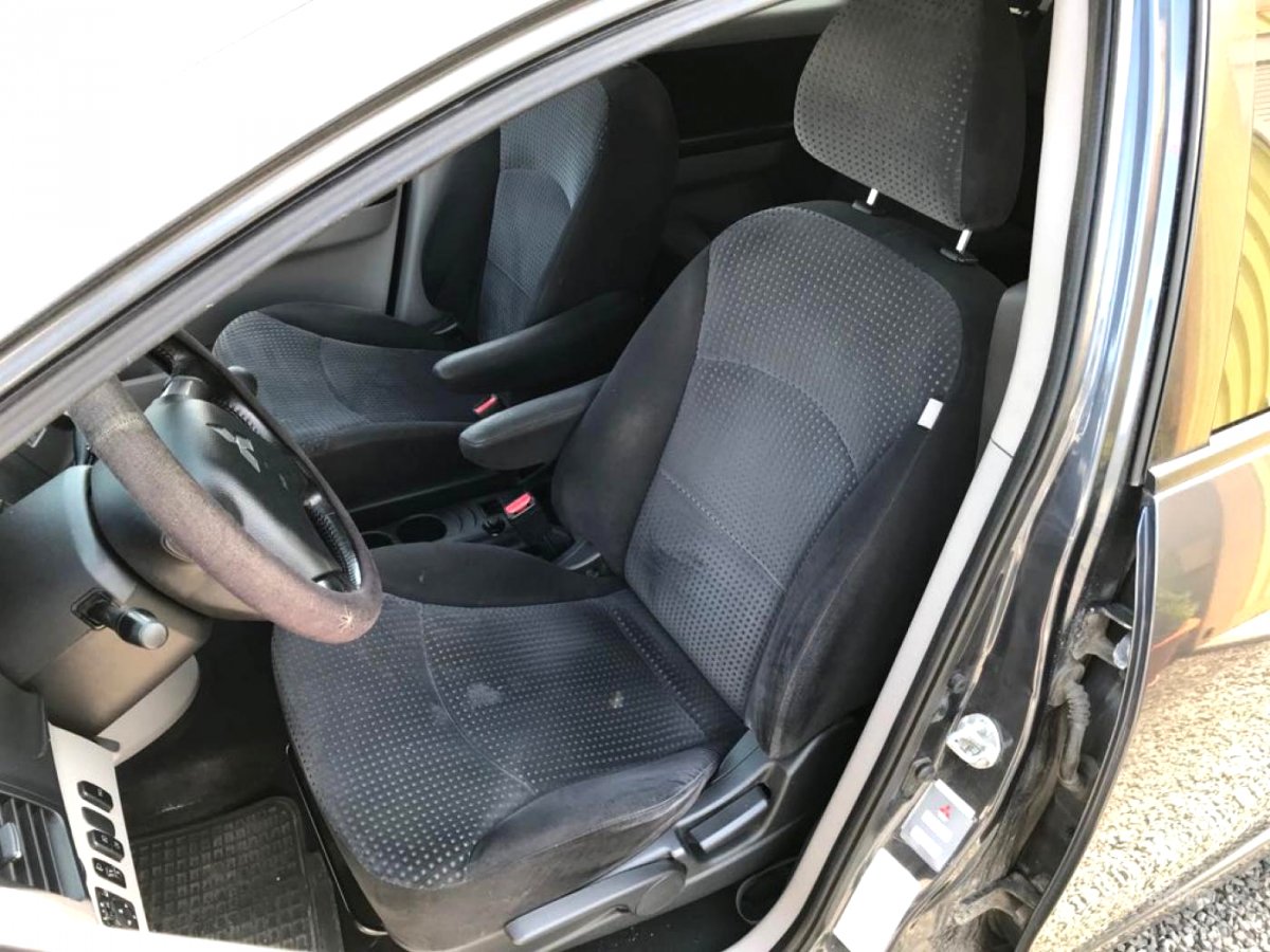 Mitsubishi Grandis, 2005 - pohled č. 9