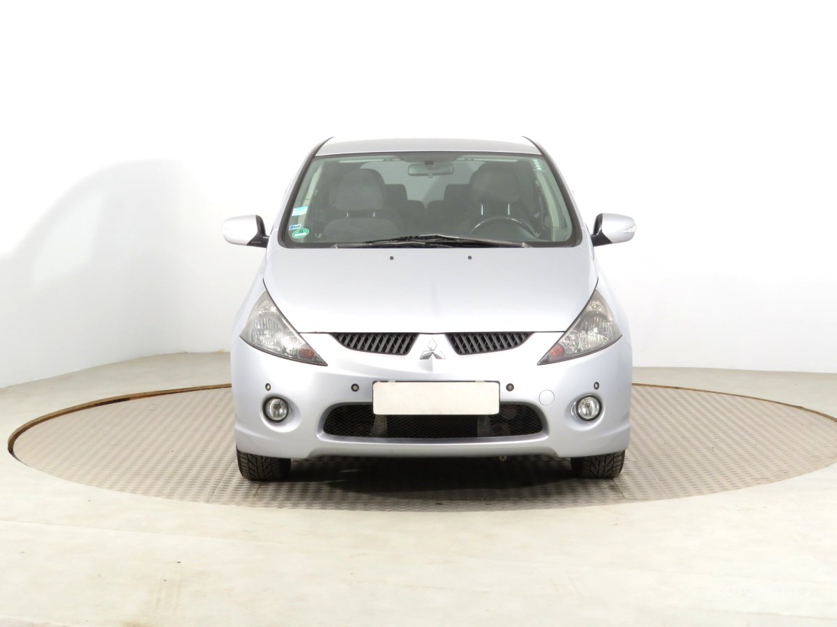 Mitsubishi Grandis, 2008 - pohled č. 2
