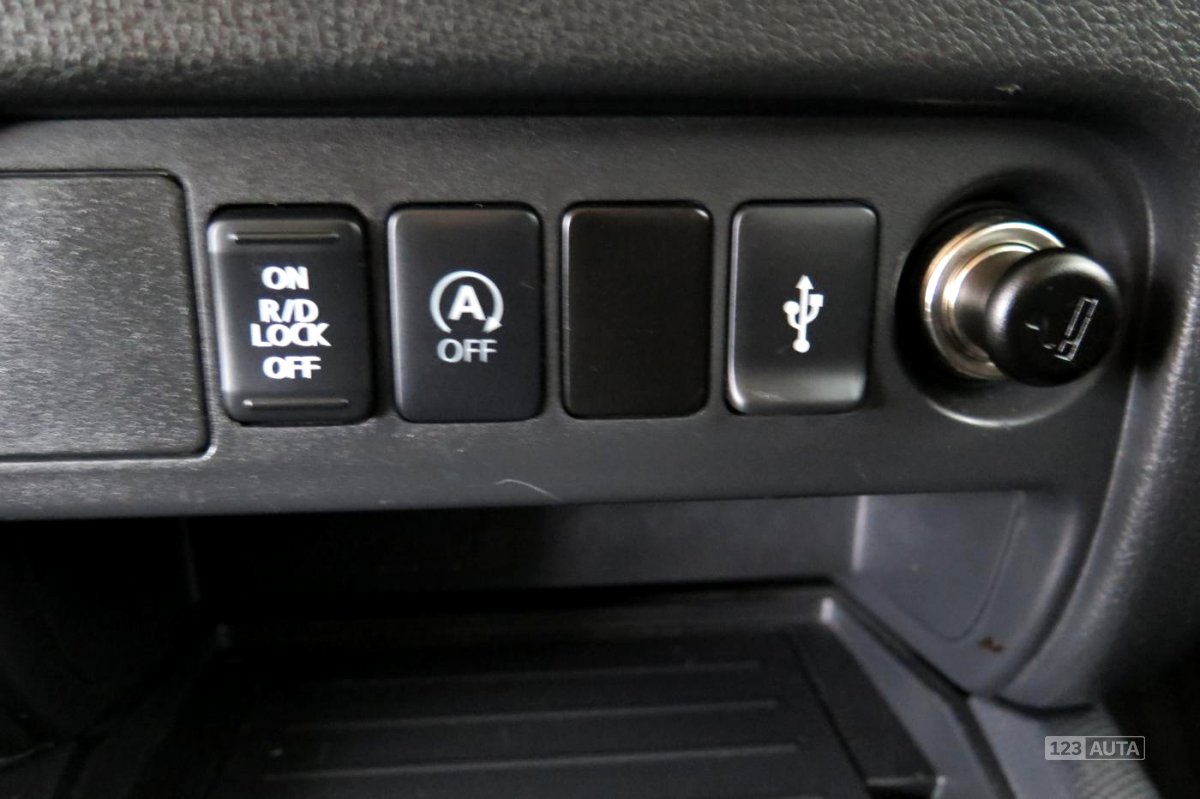 Mitsubishi L200, 2016 - pohled č. 14