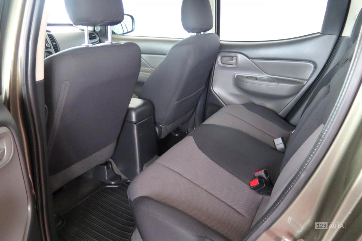Mitsubishi L200, 2016 - pohled č. 18