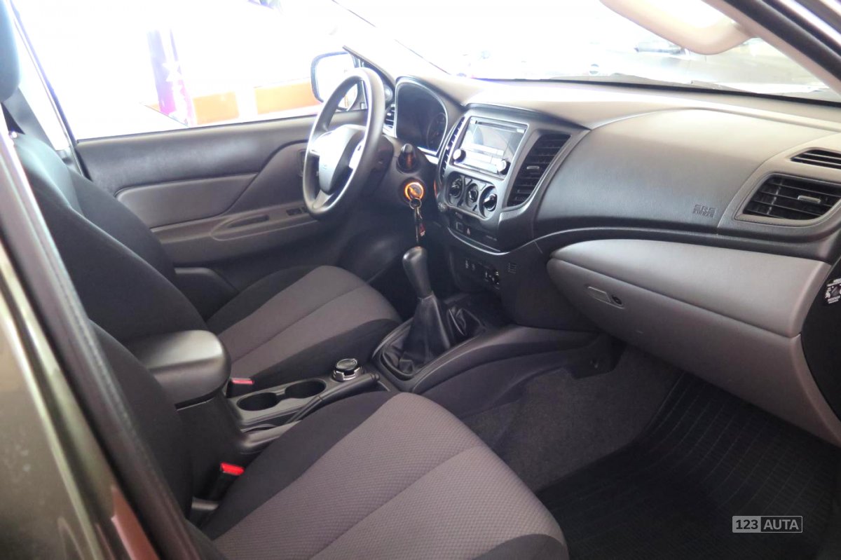 Mitsubishi L200, 2016 - pohled č. 21