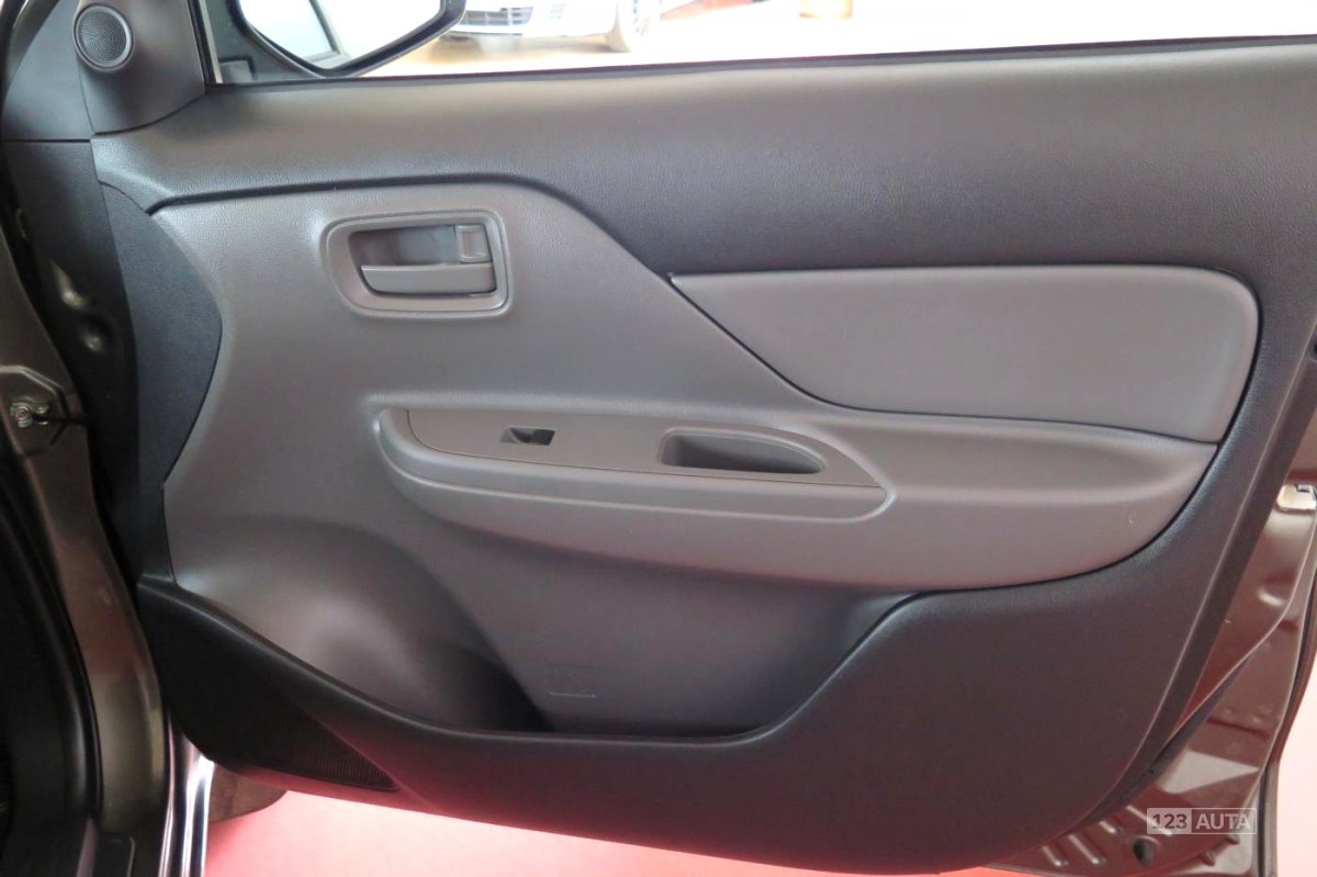 Mitsubishi L200, 2016 - pohled č. 23