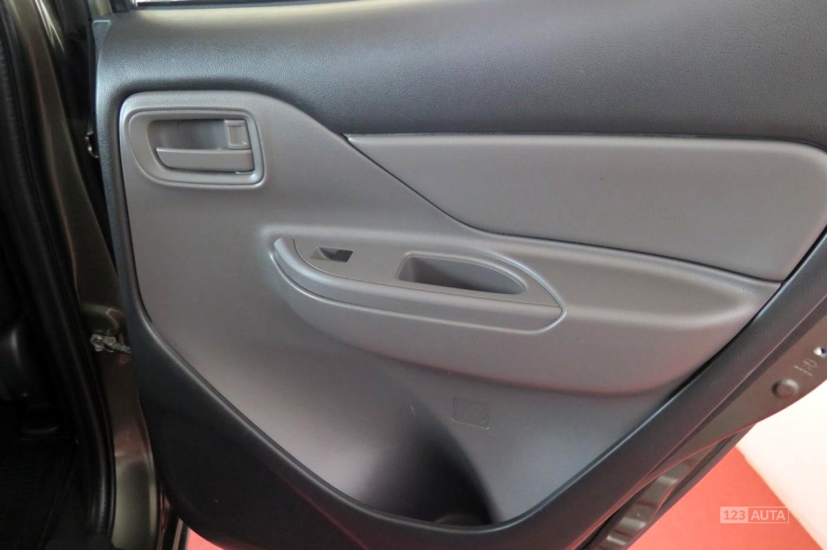 Mitsubishi L200, 2016 - pohled č. 27