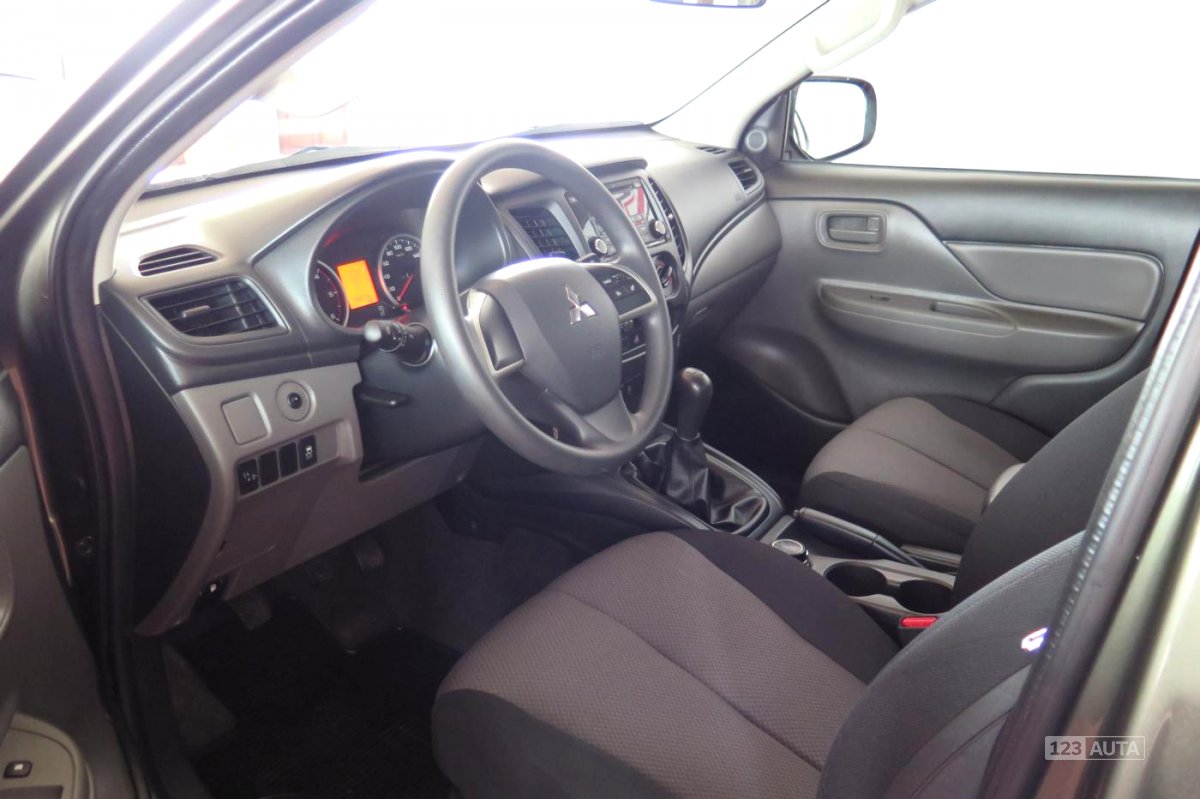 Mitsubishi L200, 2016 - pohled č. 5