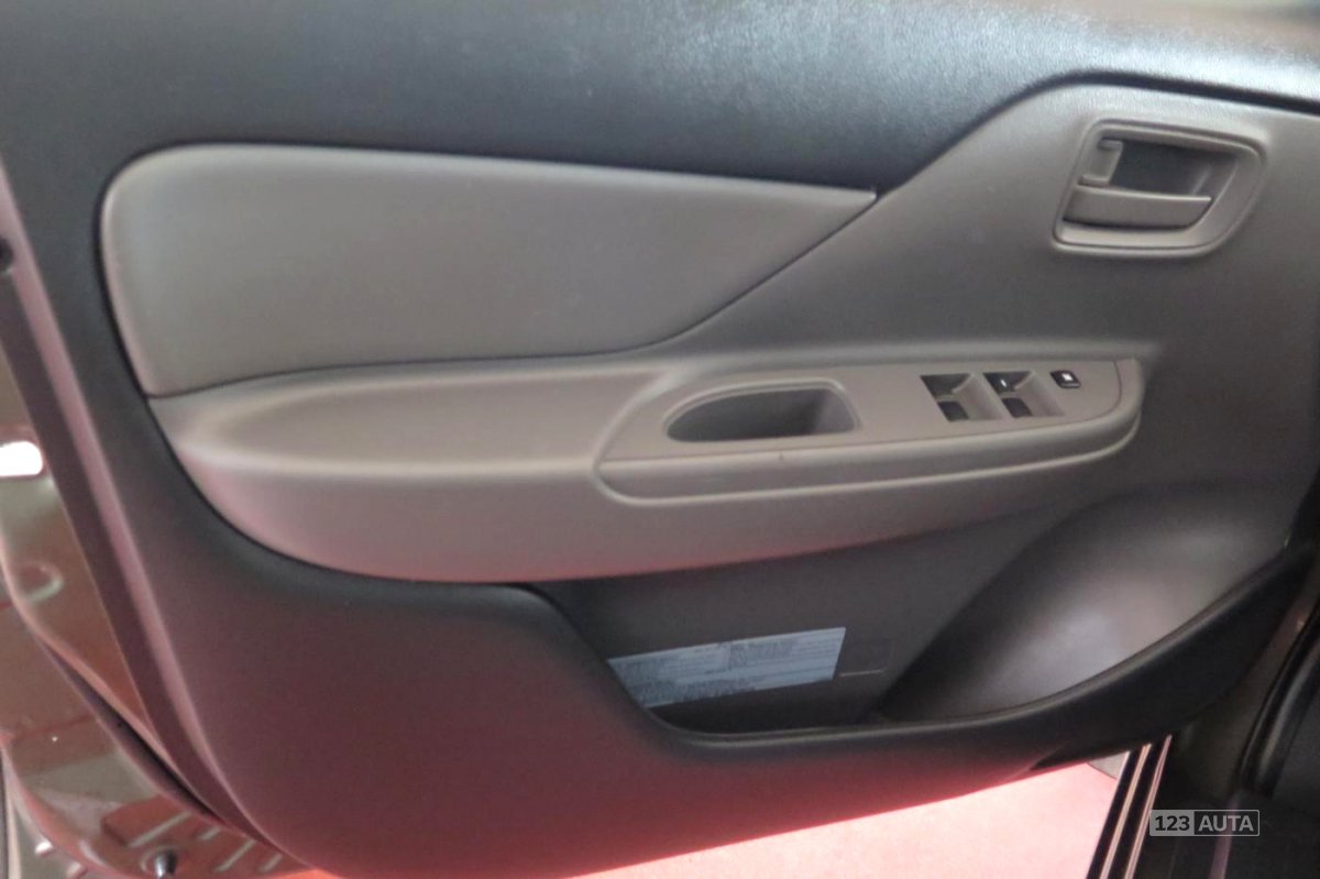 Mitsubishi L200, 2016 - pohled č. 6