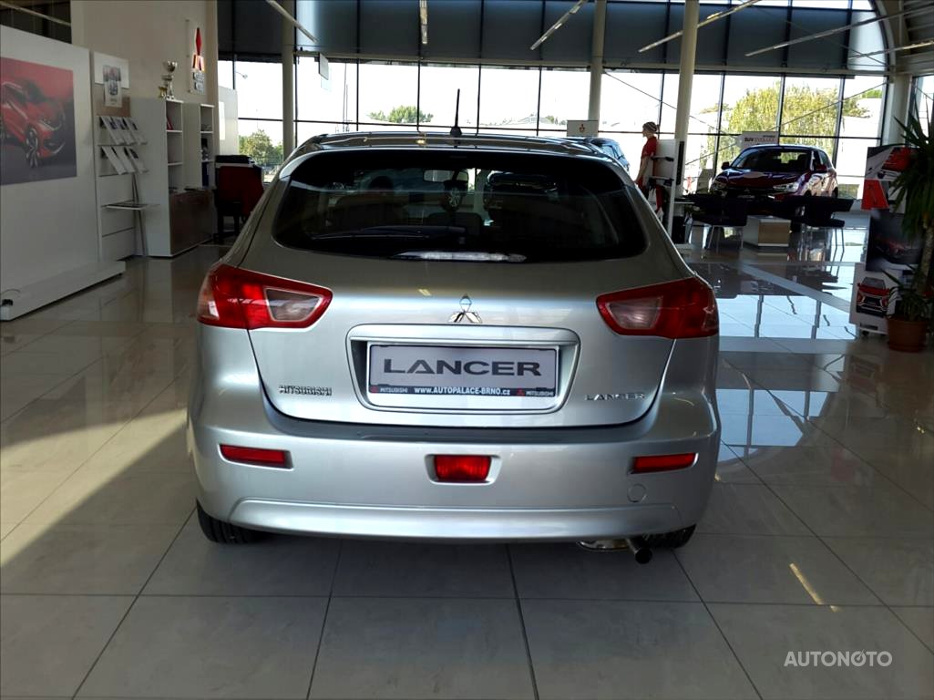 Mitsubishi Lancer, 2018 - pohled č. 5