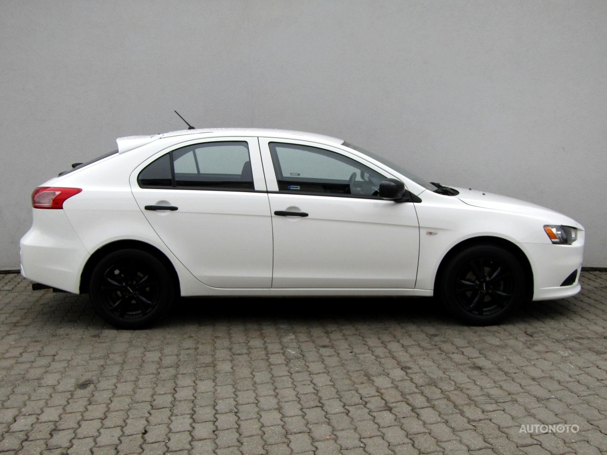 Mitsubishi Lancer, 2015 - pohled č. 4