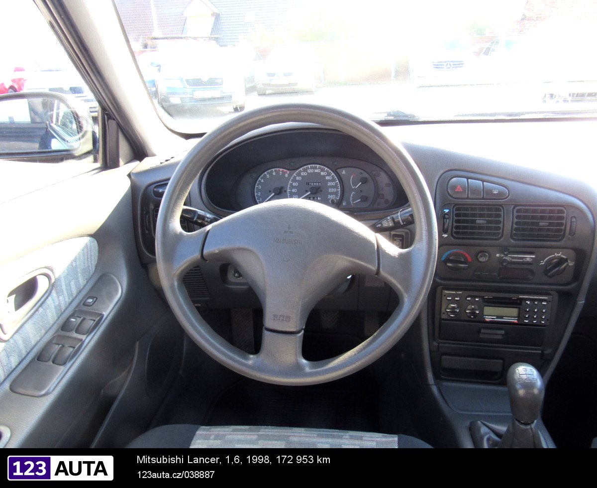 Mitsubishi Lancer, 1998 - pohled č. 12