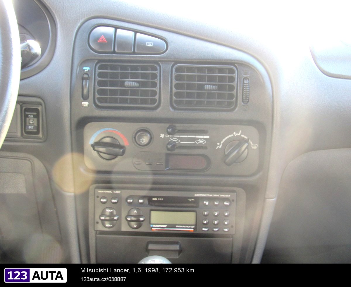 Mitsubishi Lancer, 1998 - pohled č. 13