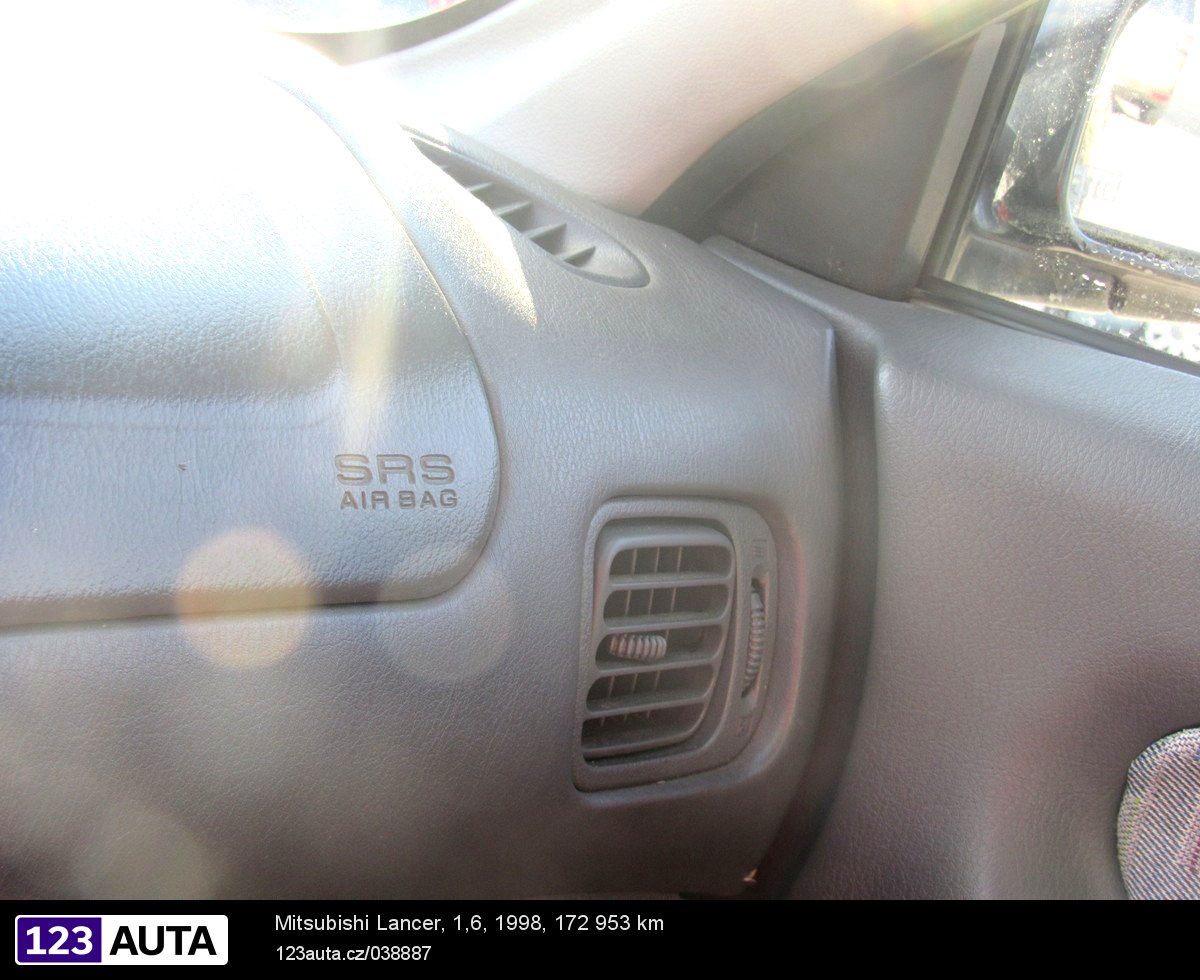 Mitsubishi Lancer, 1998 - pohled č. 20