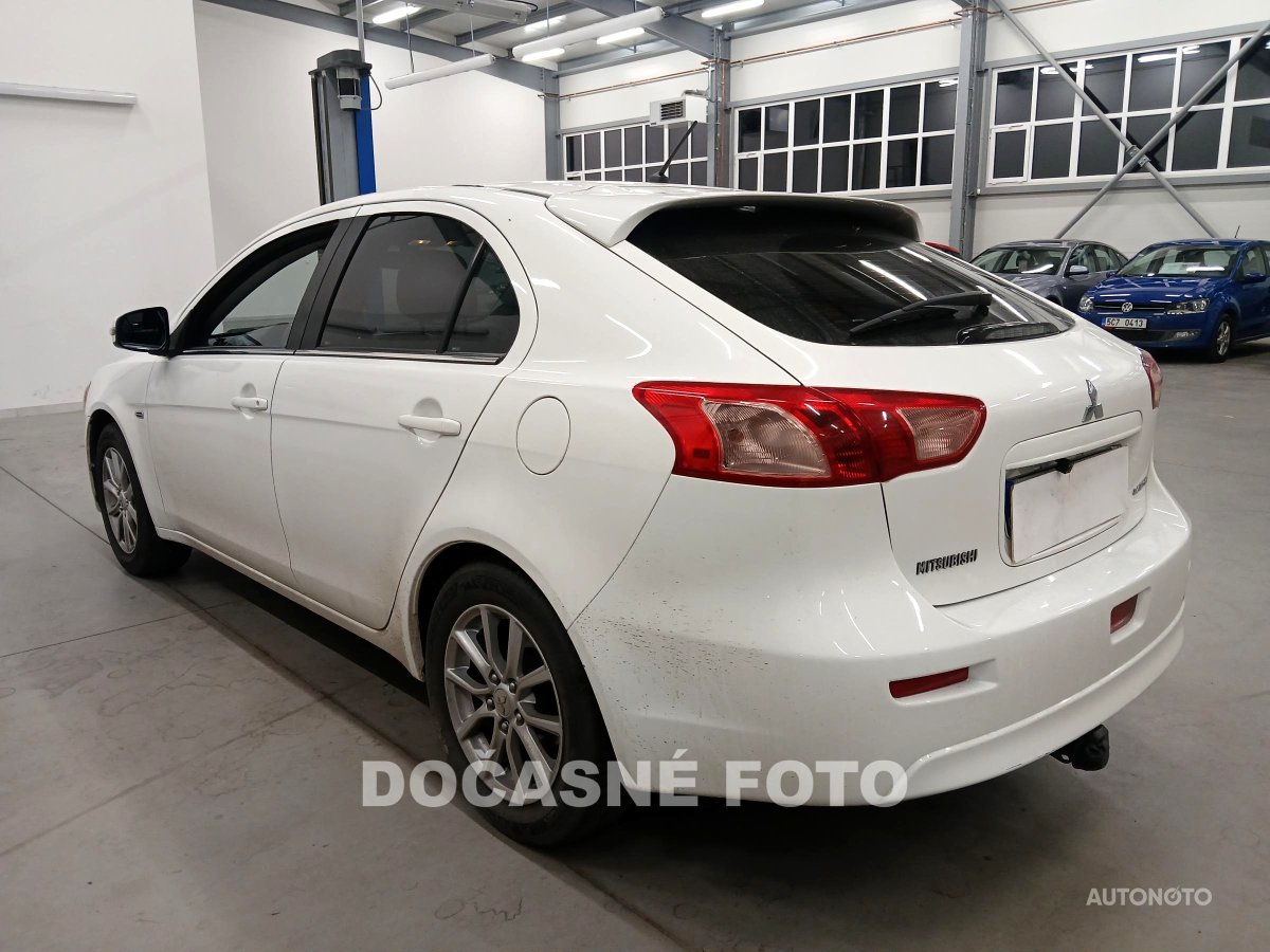 Mitsubishi Lancer, 2015 - pohled č. 2