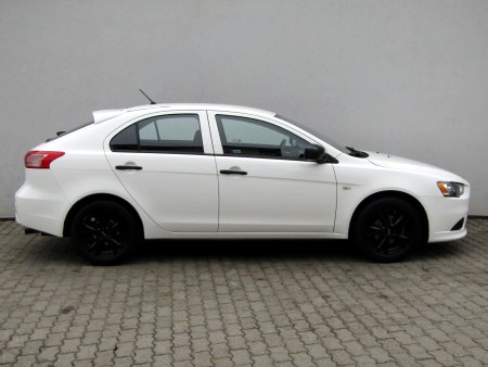 Mitsubishi Lancer, 2015 - pohled č. 4
