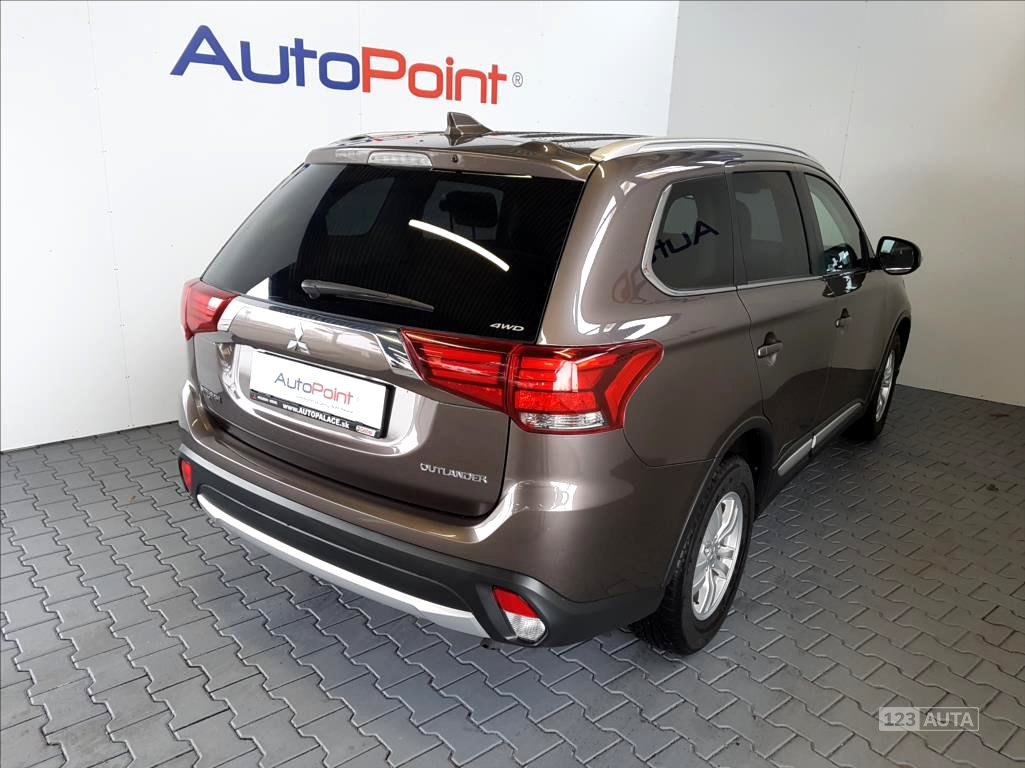 Mitsubishi Outlander, 2018 - pohled č. 6