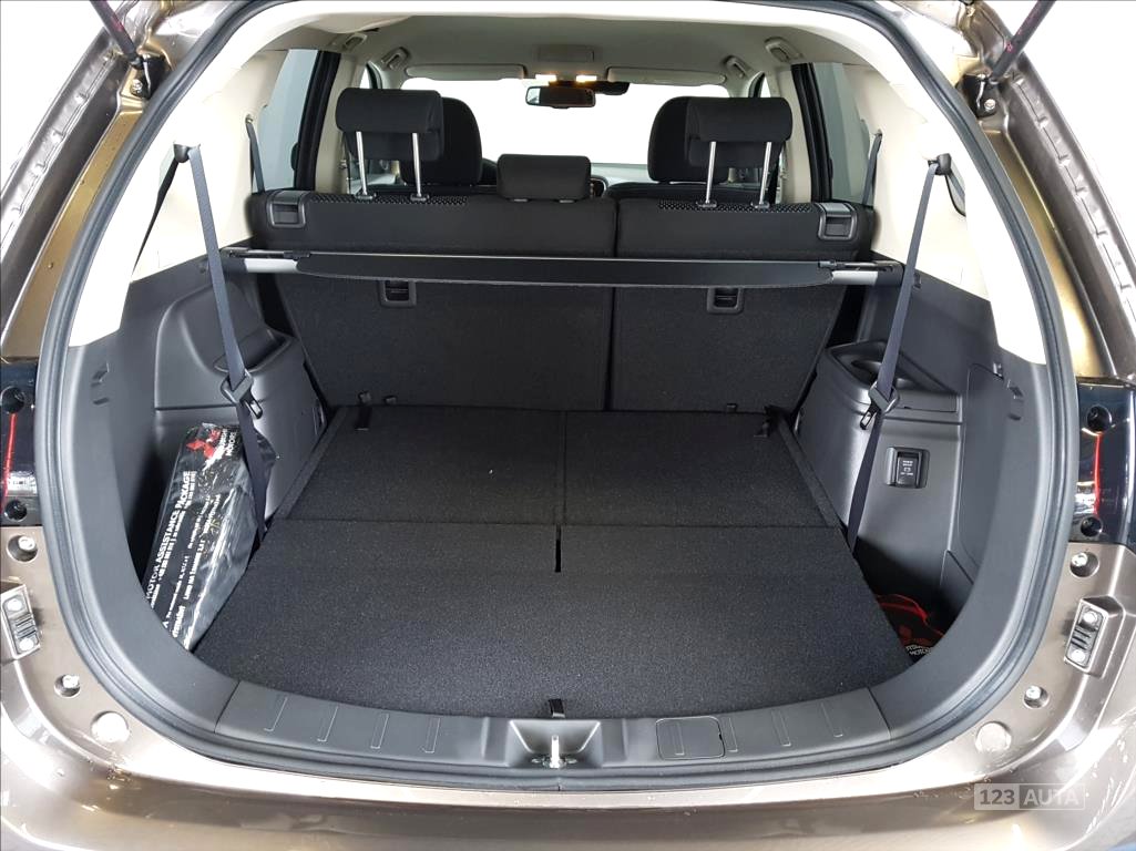 Mitsubishi Outlander, 2018 - pohled č. 9