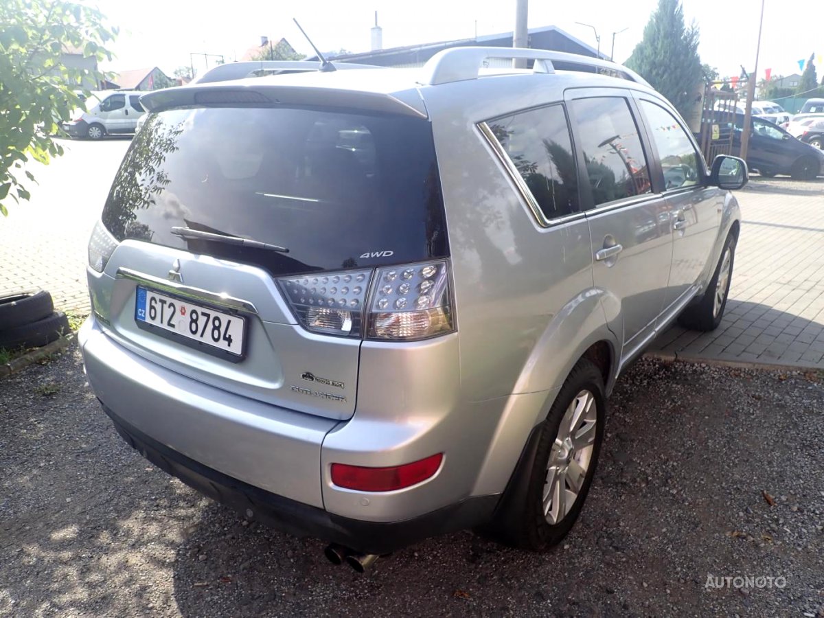 Mitsubishi Outlander, 2009 - pohled č. 3