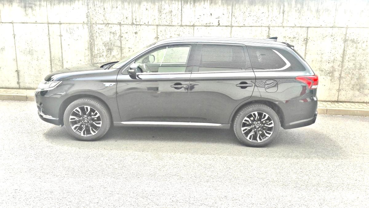 Mitsubishi Outlander, 2015 - pohled č. 3