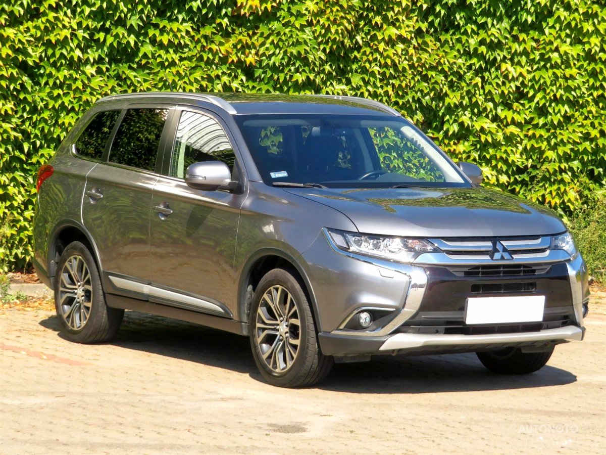 Mitsubishi Outlander, 2016 - celkový pohled