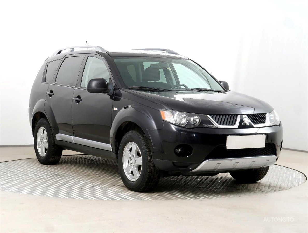 Mitsubishi Outlander, 2010 - celkový pohled