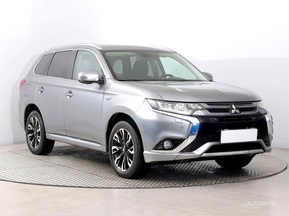 Mitsubishi Outlander, 2016 - celkový pohled