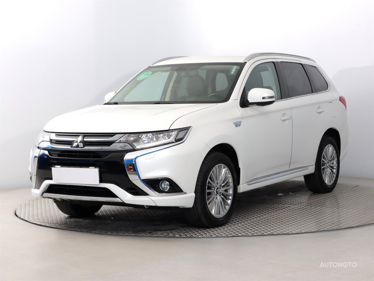Mitsubishi Outlander, 2016 - pohled č. 3