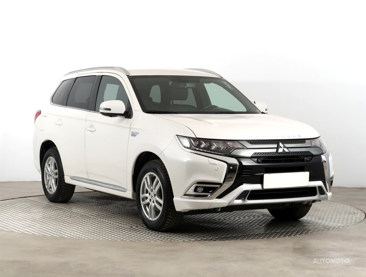 Mitsubishi Outlander, 2018 - celkový pohled