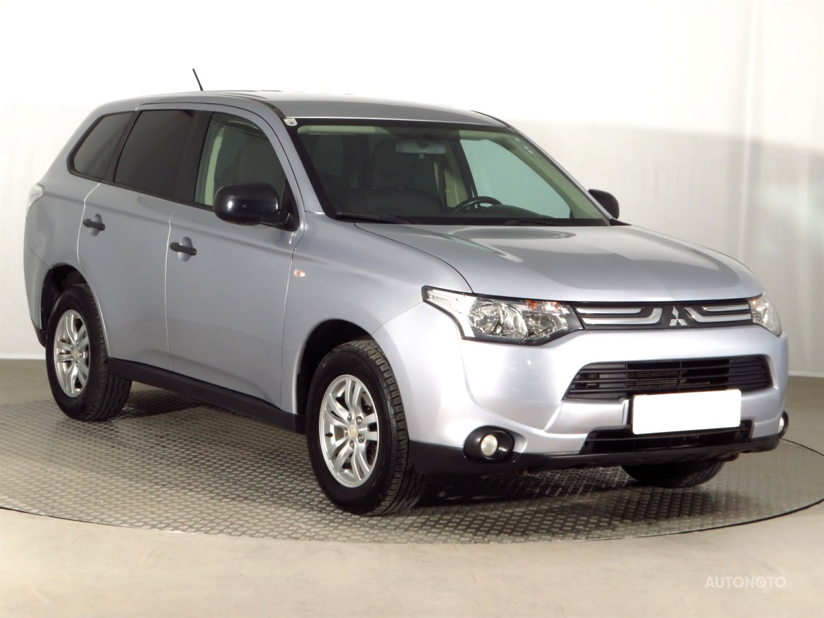 Mitsubishi Outlander, 2013 - celkový pohled