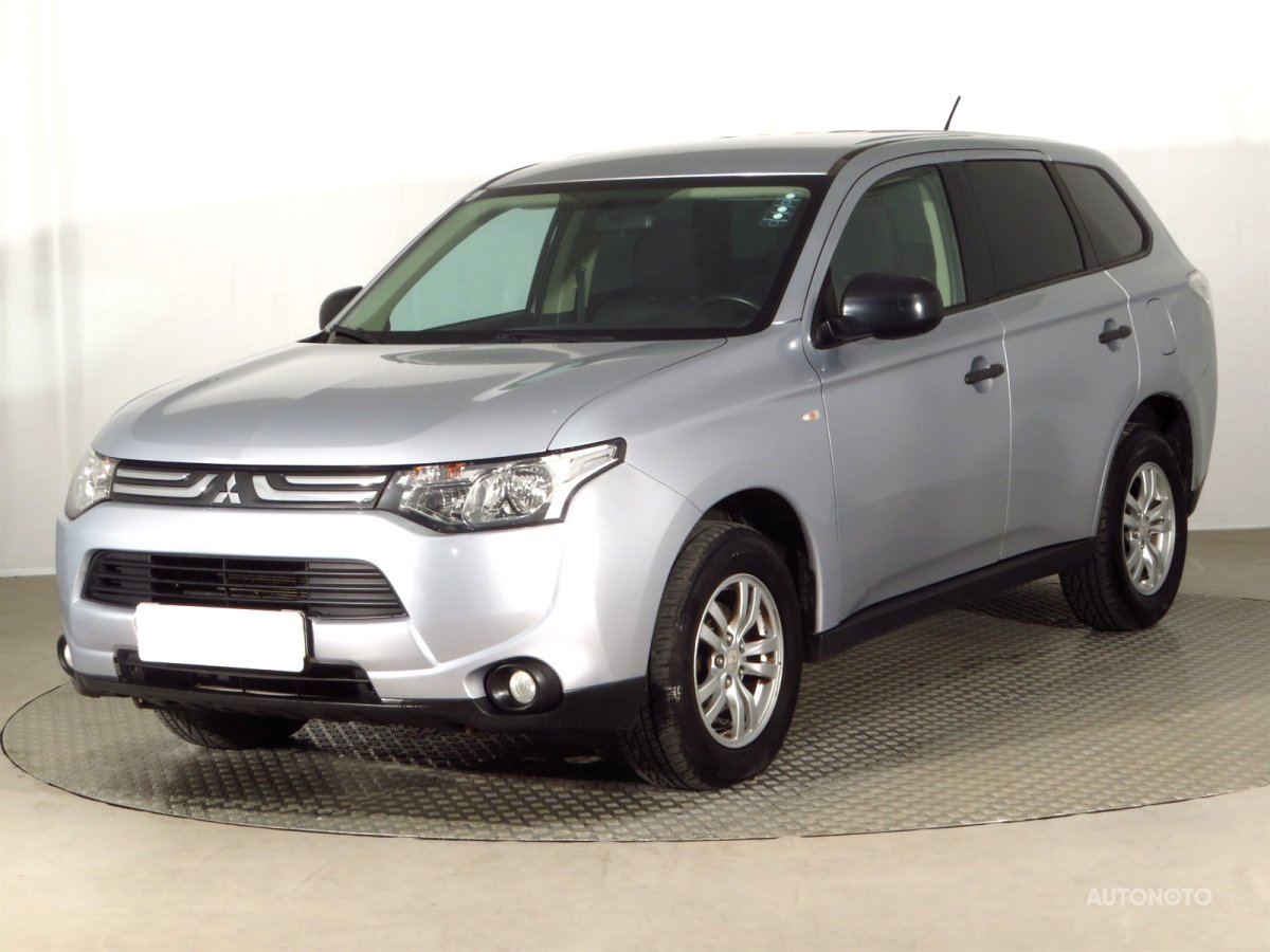 Mitsubishi Outlander, 2013 - pohled č. 3