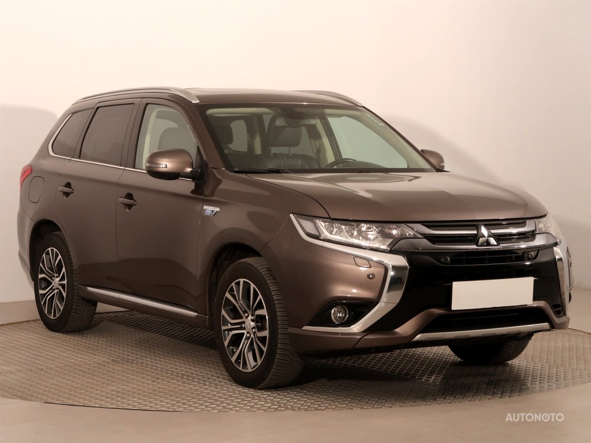 Mitsubishi Outlander, 2016 - celkový pohled