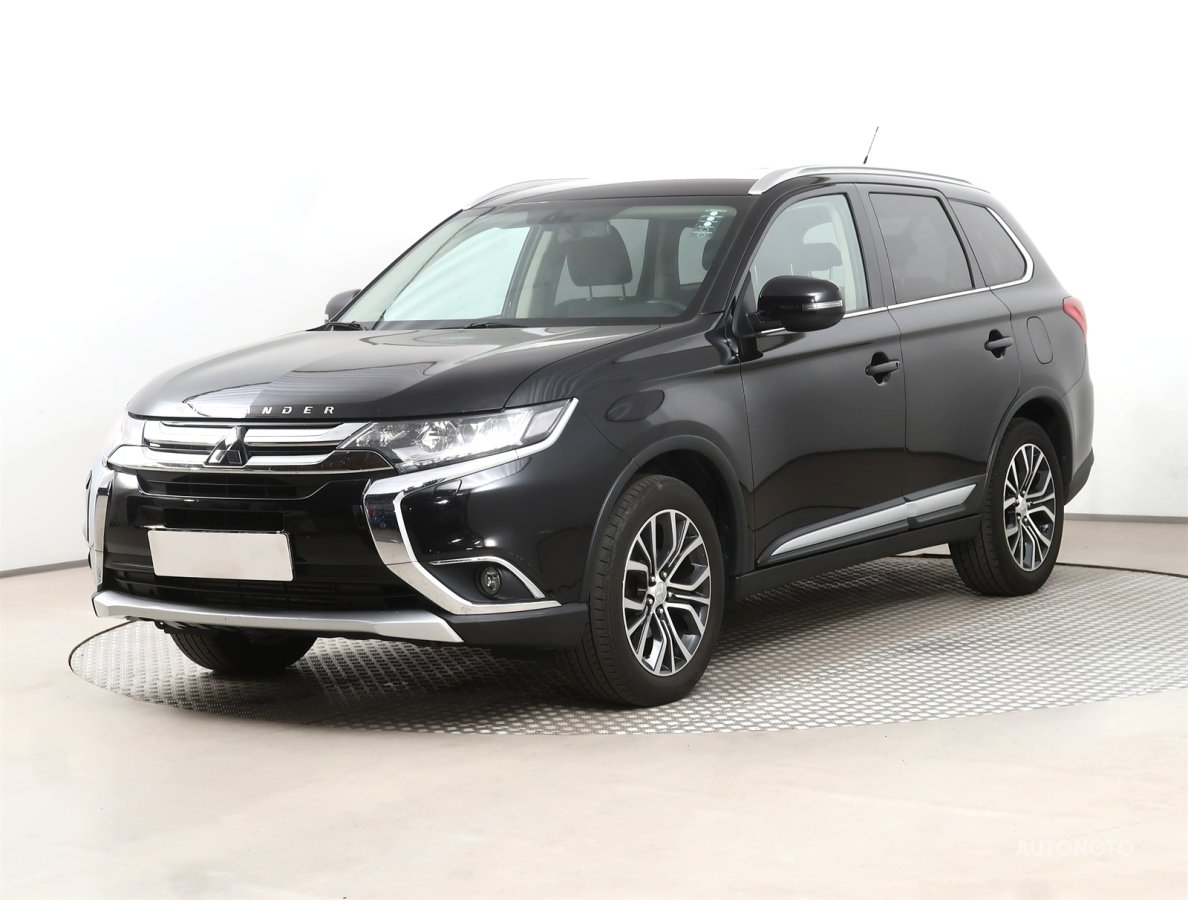 Mitsubishi Outlander, 2015 - pohled č. 3