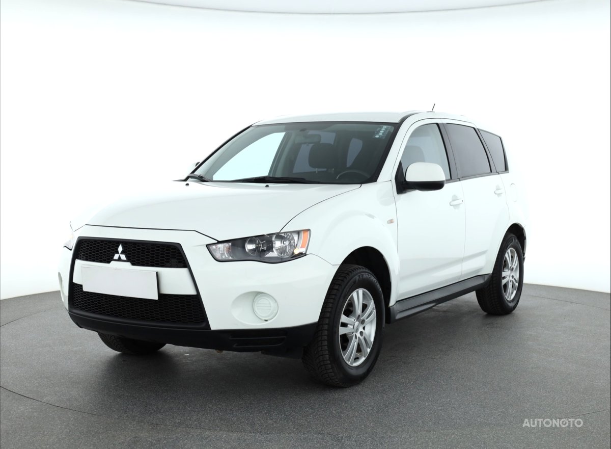 Mitsubishi Outlander, 2011 - pohled č. 3