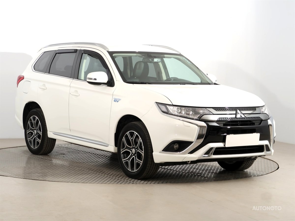 Mitsubishi Outlander, 2020 - celkový pohled