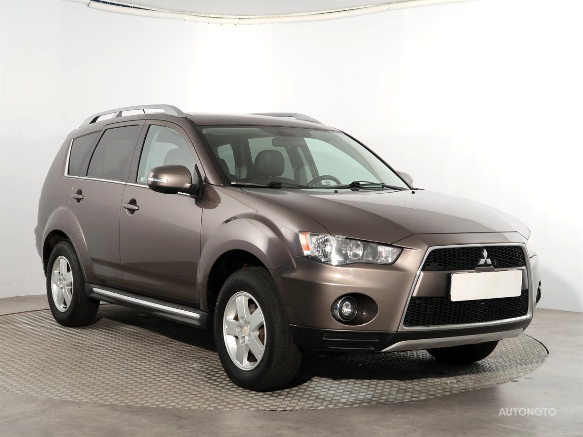 Mitsubishi Outlander, 2010 - celkový pohled
