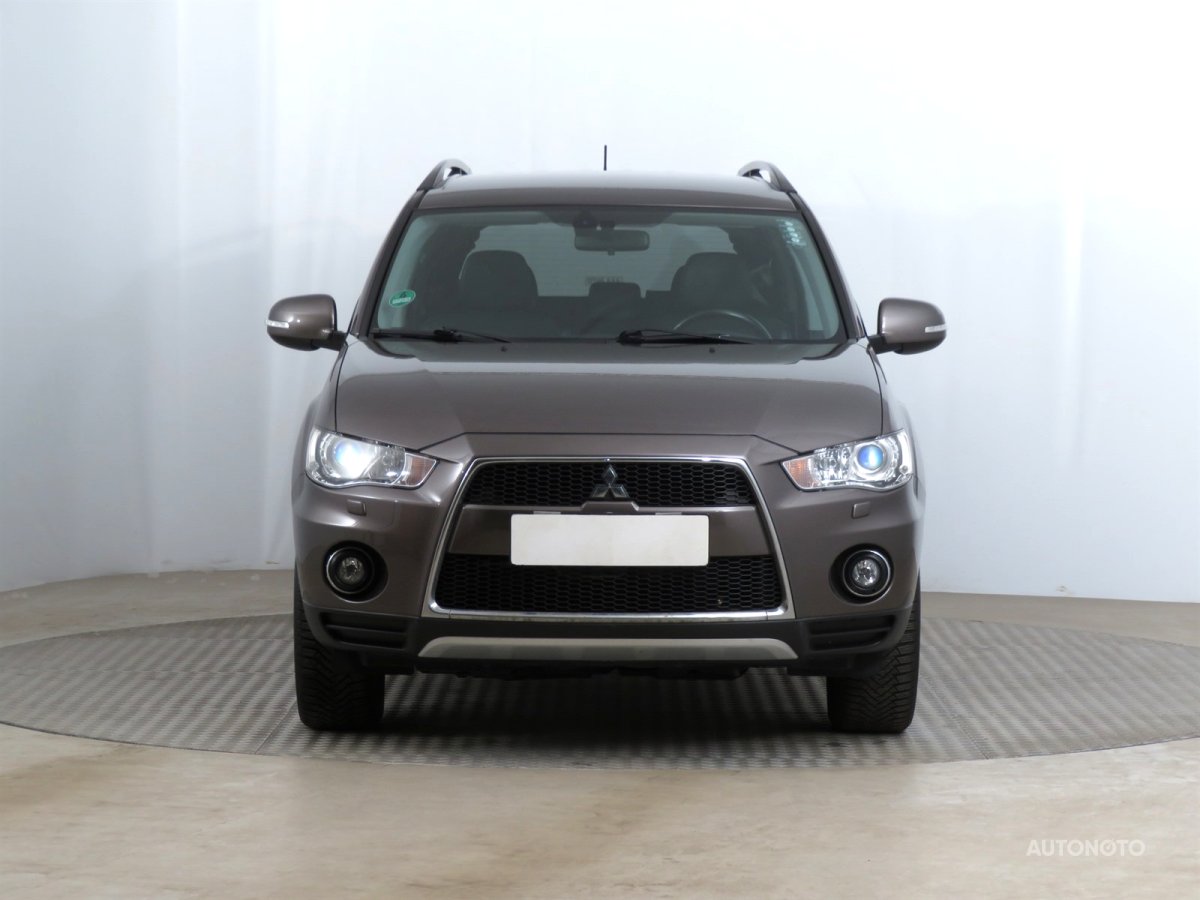 Mitsubishi Outlander, 2010 - pohled č. 2