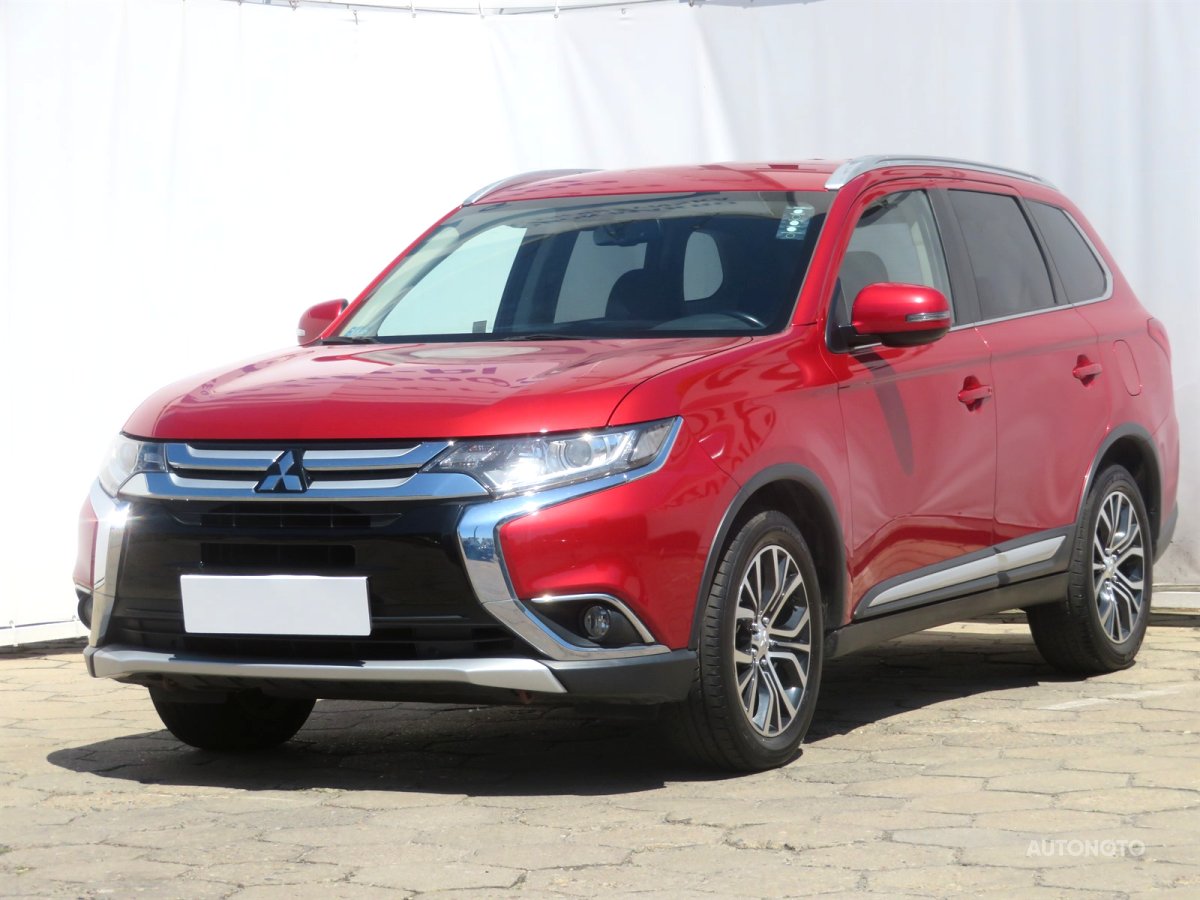 Mitsubishi Outlander, 2017 - pohled č. 3