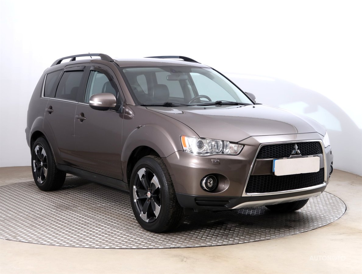 Mitsubishi Outlander, 2011 - celkový pohled