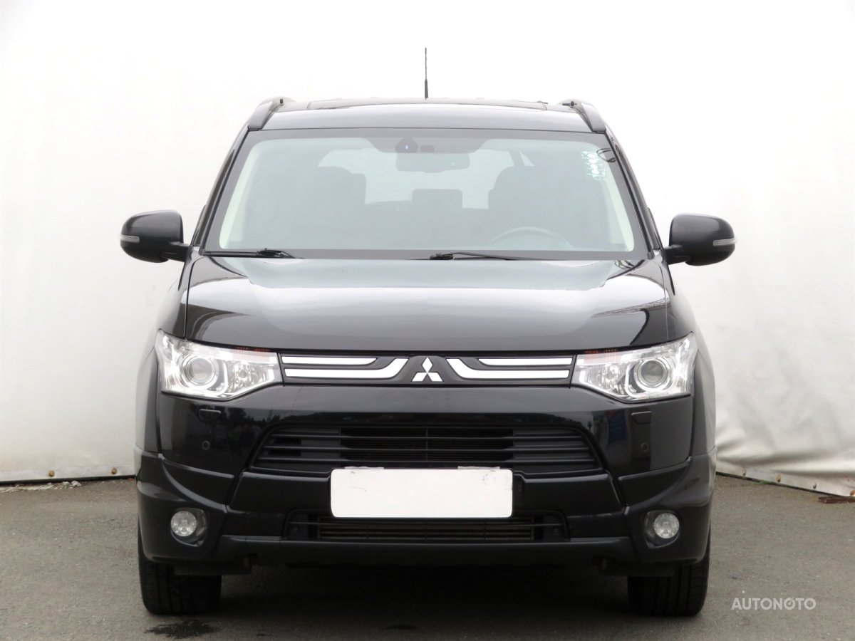 Mitsubishi Outlander, 2013 - pohled č. 2