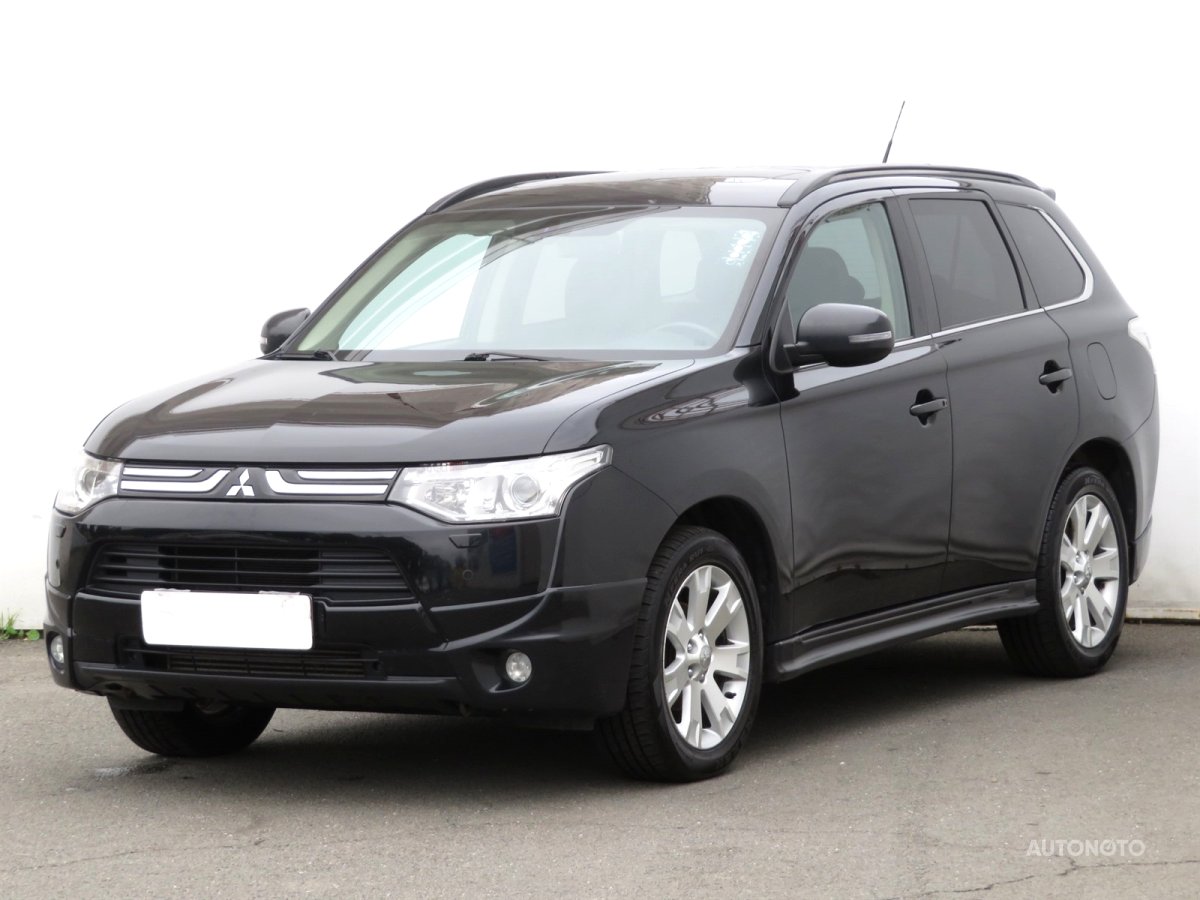 Mitsubishi Outlander, 2013 - pohled č. 3