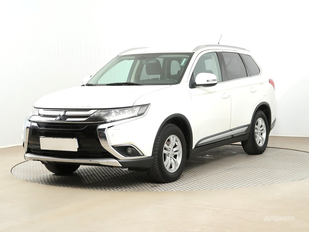 Mitsubishi Outlander, 2017 - pohled č. 3
