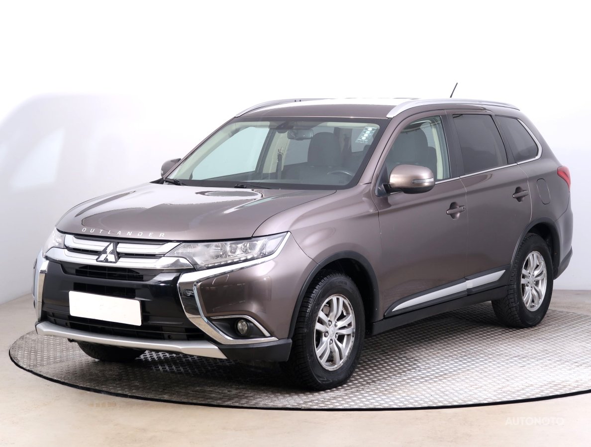 Mitsubishi Outlander, 2016 - pohled č. 3