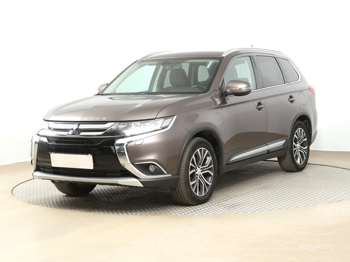 Mitsubishi Outlander, 2016 - pohled č. 3